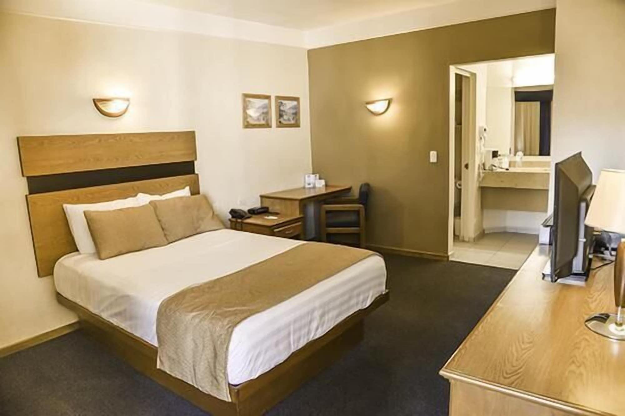 American Inn Hotel & Suites Parral Ngoại thất bức ảnh