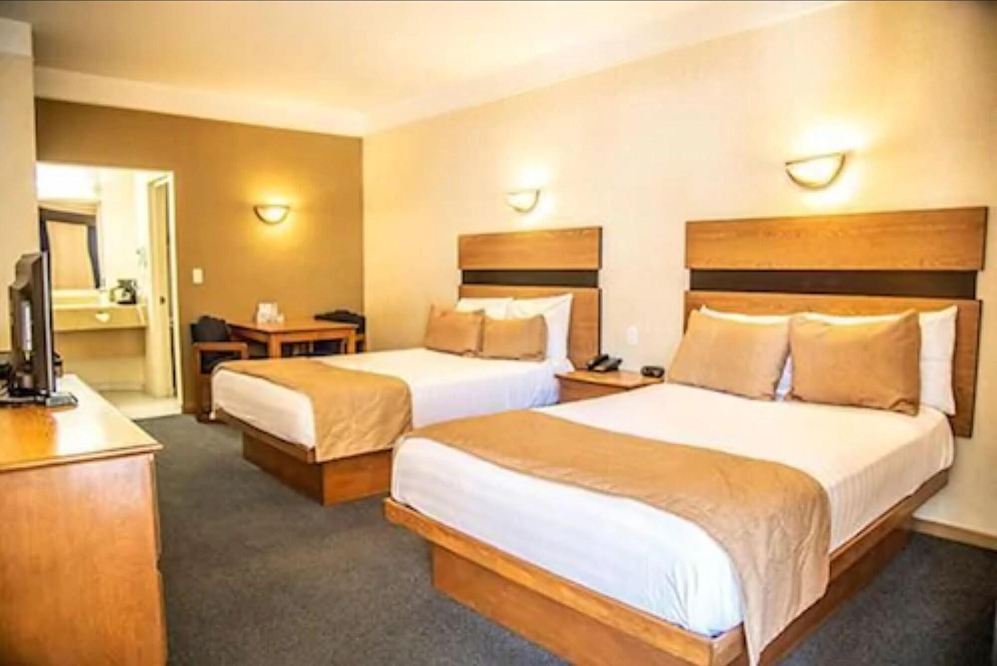 American Inn Hotel & Suites Parral Ngoại thất bức ảnh