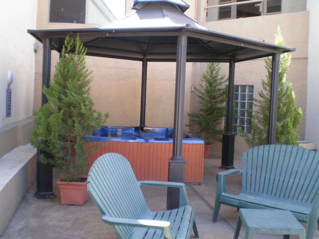 American Inn Hotel & Suites Parral Ngoại thất bức ảnh
