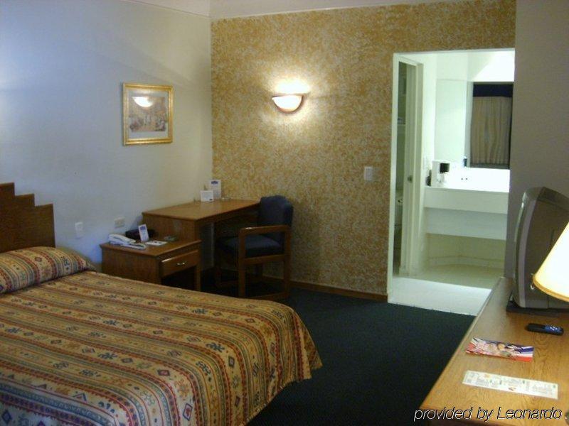 American Inn Hotel & Suites Parral Ngoại thất bức ảnh